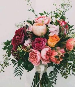 bridal-bouquet-engagement-photos-2017-4